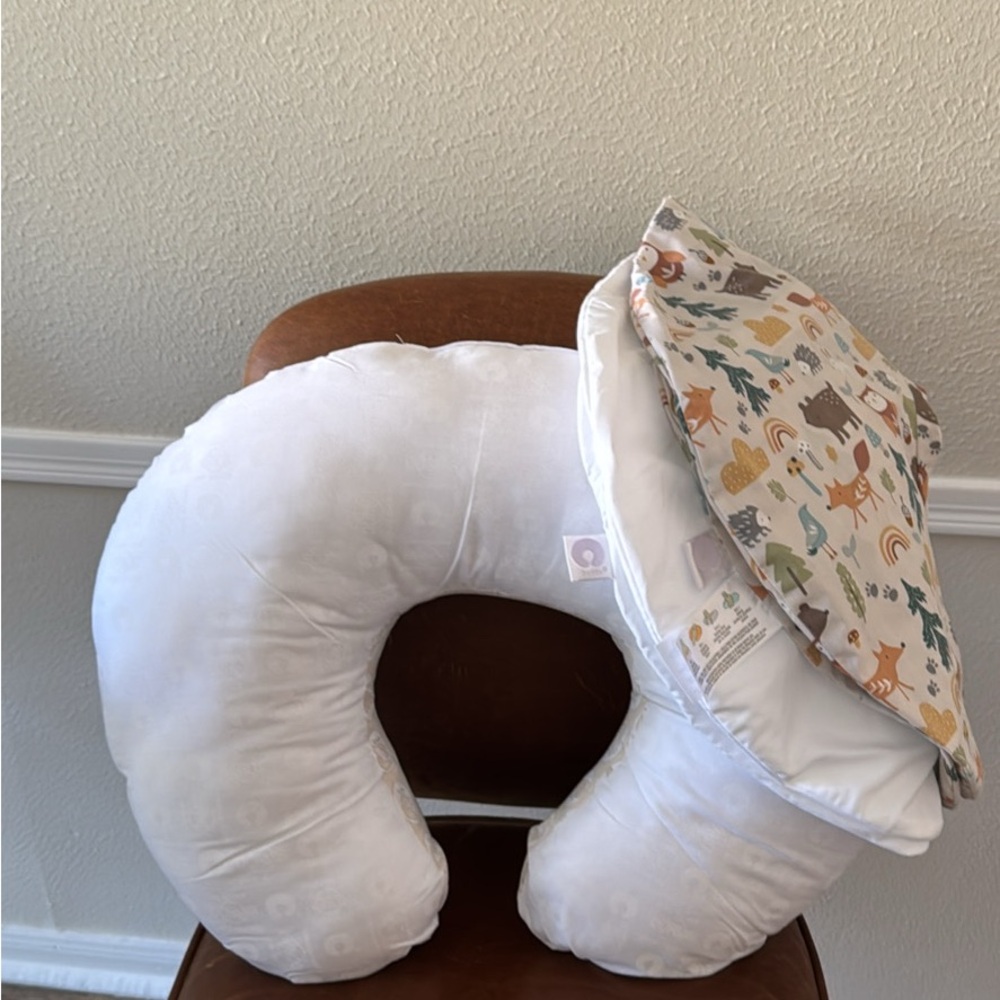 EUC Boppy Nursing Pillow & Covers